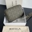 보테가 베네타 인트레치아토 크로스백 755925