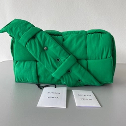 보테가 베네타 필로우 카세트 크로스 30