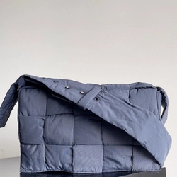 보테가 베네타 필로우 카세트 크로스 41