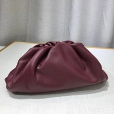 보테가 베네타 레더 파우치백