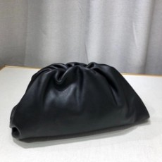 보테가 베네타 레더 파우치백