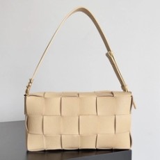 보테가베네타 브릭 카세트