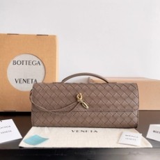 보테가베네타 롱 핸들 클러치  741511