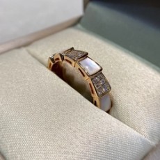 불가리 세르펜티 반지 바이퍼링 다이아