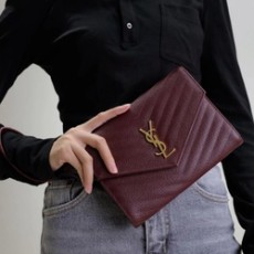 생로랑 카산드라 클러치