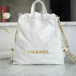 샤넬 22백팩 래커드 화이트 금장