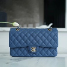 샤넬 클래식 미디엄 블루 금장 캐비어