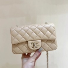 샤넬 미니 플랩백 베이지 & 골드메탈