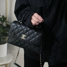 샤넬 24A COCO 탑 핸드 캐비어 백