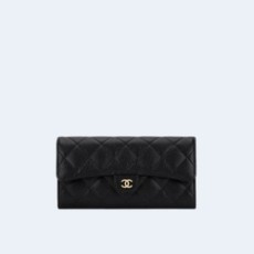 샤넬 클래식 캐비어 플랩 장지갑 블랙 골드