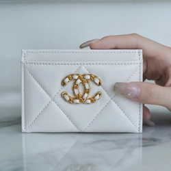 샤넬 클래식 카드 지갑 화이트