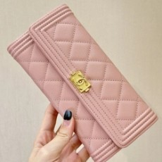 샤넬 보이 캐비어 장지갑