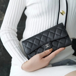 샤넬 클래식 캐비어 플랩 장지갑 은장