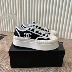 샤넬 블랙 화이트 스니커즈