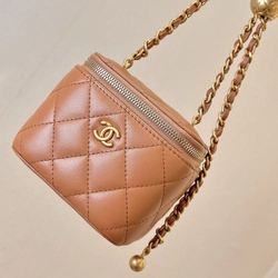 샤넬 스몰 체인 코스메틱 랩스킨