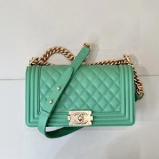 샤넬 보이백 미디움 캐비어 보이백 금장