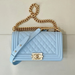 샤넬 보이백 미디움 캐비어 보이백 금장