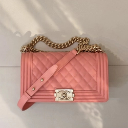 샤넬 보이백 미디움 캐비어 보이백