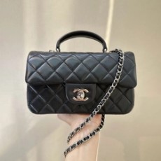 샤넬 핸들 미니 CF 플랩백 램스킨 은장