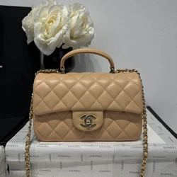 샤넬 핸들 미니 CF 플랩백 램스킨