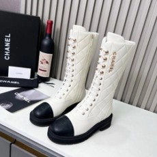 샤넬 25SS 컴뱃 퀄팅 롱부츠 화이트
