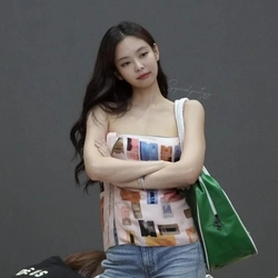 샤넬 제니 끈 나시 100% 실크