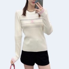 샤넬 엠브로이디드 크루넥 니트 아이보리