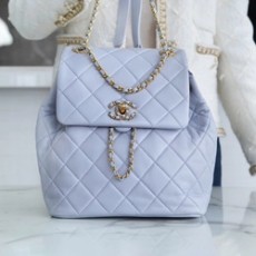 샤넬 19 백팩 샤이니 램스킨 라이트 그레이