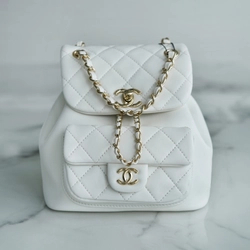 샤넬 22A 듀마 포켓 백 스몰 화이트 램스킨