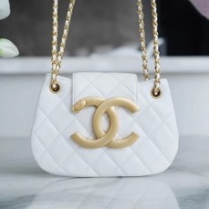 샤넬 24C 크루즈 메신저 백 스몰 빅로고 화이트