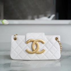 샤넬 24C 크루즈 메신저 백 라지 빅로고 화이트