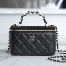 샤넬 체인 코스메틱 베니티백 블랙 금장
