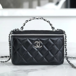 샤넬 탑핸들 스몰 베니티백 블랙 은장