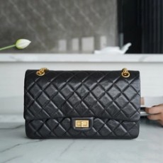 샤넬 2.55 빈티지 플랩백 블랙 금장 라지