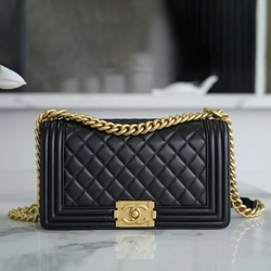 샤넬 램스킨 보이백 미디엄 골드 버클