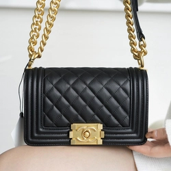 샤넬 보이백 스몰 블랙 금장 캐비어