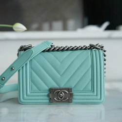 샤넬 보이백 스몰 티파니 블루 은장 캐비어