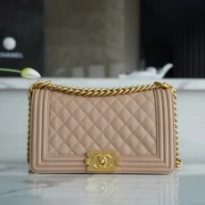 샤넬 보이백 미디엄 베이지 금장 캐비어