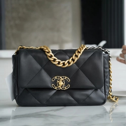 샤넬 19백 미디엄(스몰) 골드 체인 램스킨 블랙