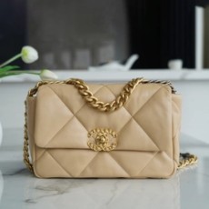 샤넬 19백 미디엄(스몰) 골드 체인 램스킨 살구