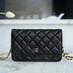 샤넬 클래식 WOC 블랙 금장 램스킨