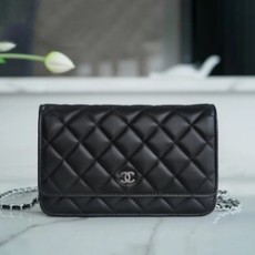 샤넬 클래식 WOC 블랙 은장 램스킨