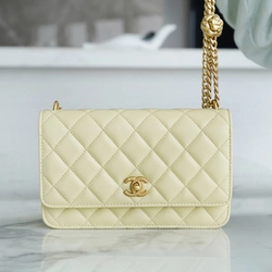 샤넬 WOC 까멜리아 옐로우