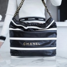 샤넬 24SS 스트라이프 22백 블랙 화이트