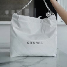 샤넬 22백 미디엄 화이트 은장