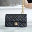 샤넬 클래식 플랩백 뉴미니 블랙 금장 까멜리아