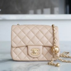 샤넬 쁘띠삭 골드볼 플랩백 뉴미니 핑크베이지