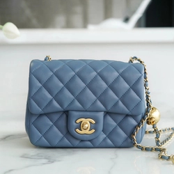 샤넬 쁘띠삭 골드볼 플랩백 뉴미니 블루
