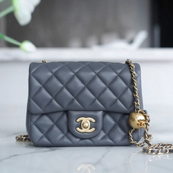 샤넬 쁘띠삭 골드볼 플랩백 뉴미니 다크그레이