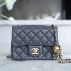 샤넬 쁘띠삭 골드볼 플랩백 뉴미니 다크그레이